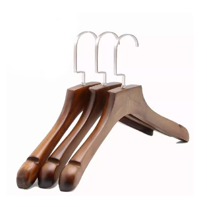 Cabides de madeira de qualidade